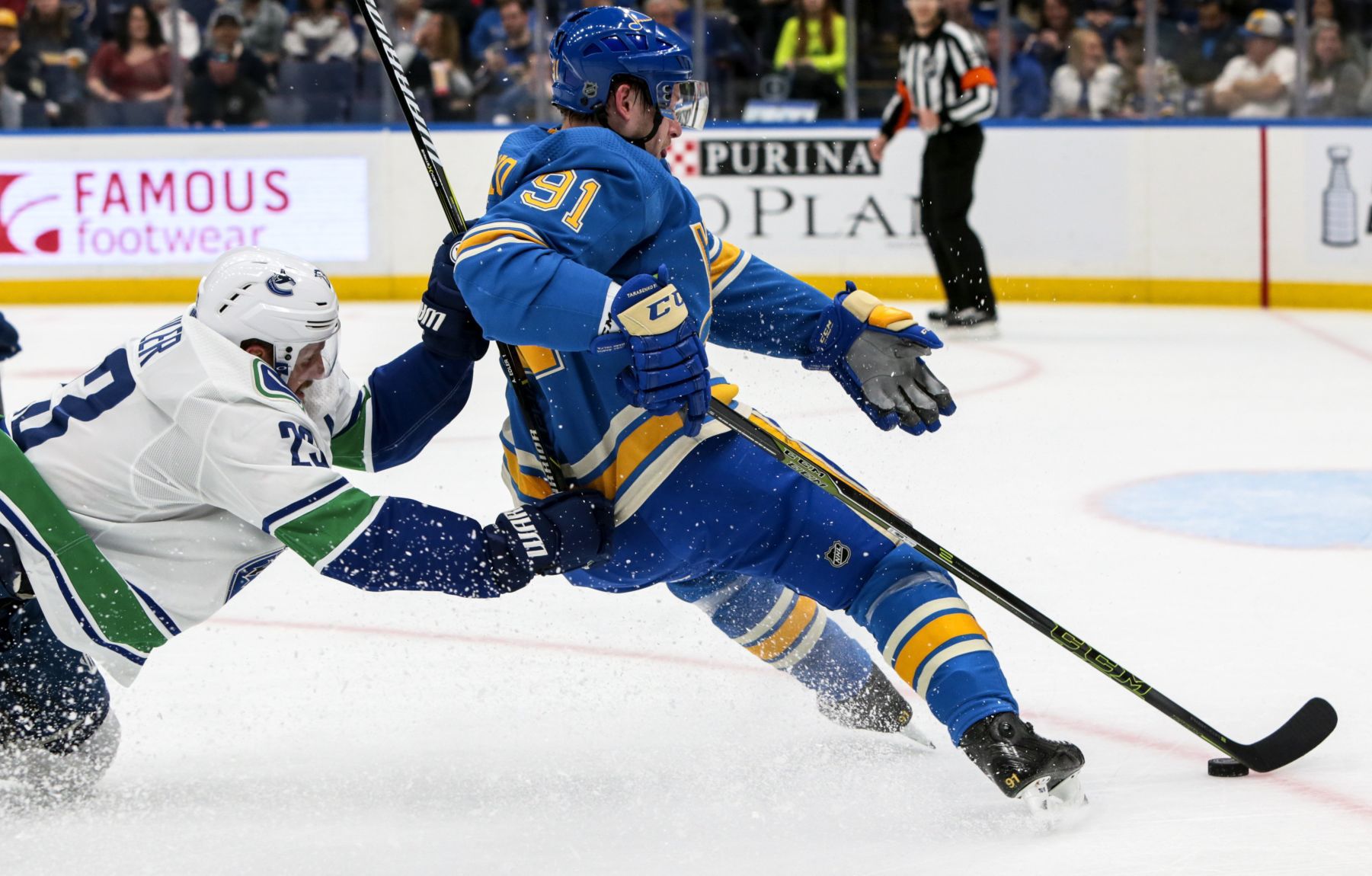 St. Louis Blues end it against the Canucks